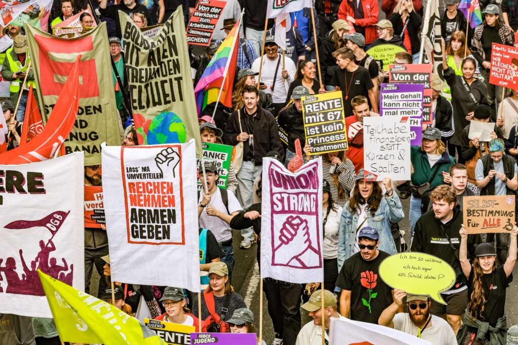 Bundesweite Demos gegen Sozialabbau